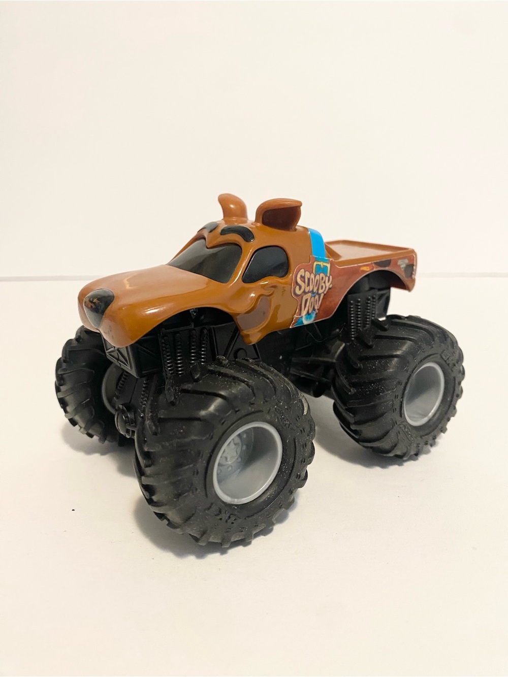 Monster Jam Truck Scooby Doo 1:64 Diecast Car Vehicle Dump Truck Puppy Dog Toy